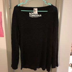 Long sleeve soft black T